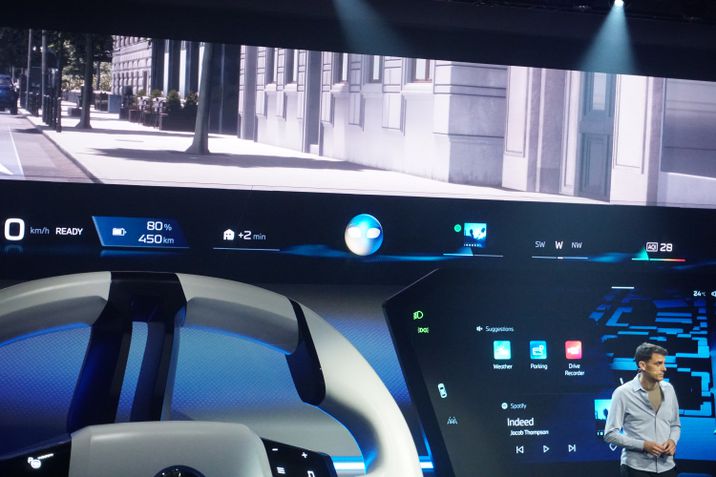 CES 2025: BMW Panoramic iDrive