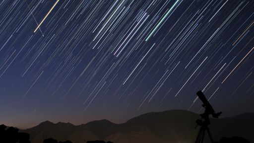 Chuva de meteoros Orionídeas terá ápice durante esta madrugada; Assista ao vivo!