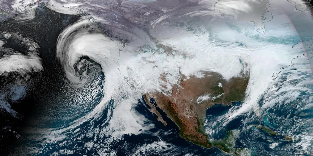 Ciclones bomba são temidos porque causam ventos fortíssimos, marés elevadas e muita destruição (Imagem: Reprodução/NASA)