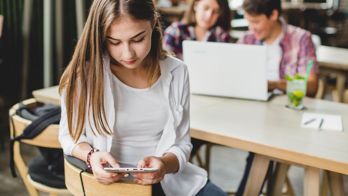 Tic Kids Online Brasil | Uso de internet por adolescente em escolas cai para 37%