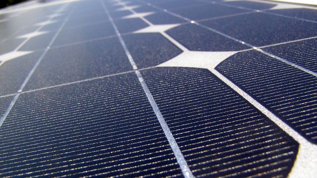 Elon Musk se oferece para refazer rede elétrica de Porto Rico com energia solar