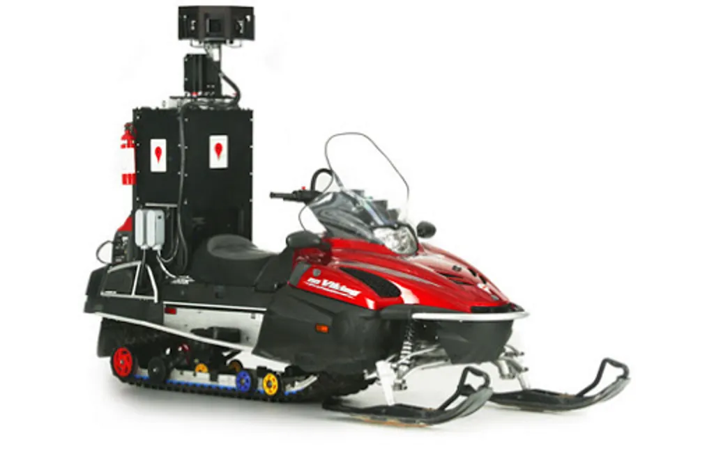 Trenó, ou moto de neve, é usada para captar imagens radicais (Imagem: Divulgação/Google)