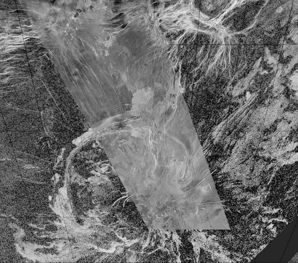 Quetzalpetlatl, corona na superfície de Vênus com possível atividade tectônica (Imagem: Reprodução/NASA/JPL-Caltech)