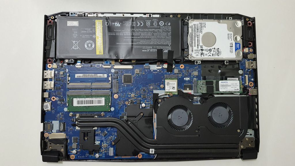 Hardware do Acer Nitro 5 - Imagem: Fábio Jordan/Canaltech
