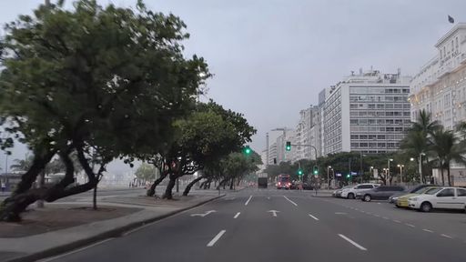 Rolê virtual de carro leva para várias cidades do mundo ao som de rádios locais
