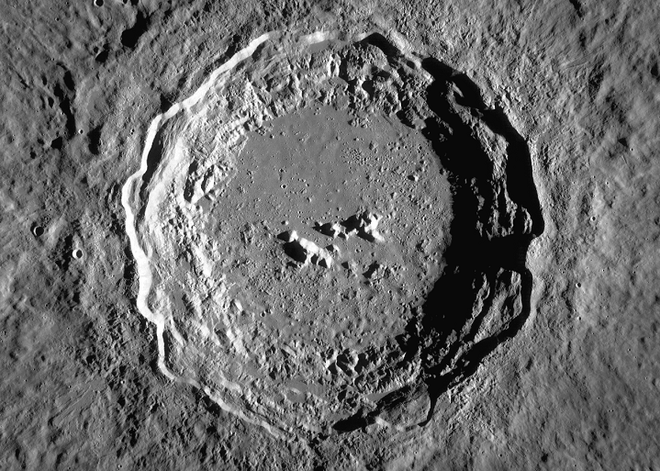 Cratera Copérnico na Lua, uma das duas que recebeu o nome do cientista como homenagem — a outra fica em Marte (Imagem: Reprodução/NASA/LRO)