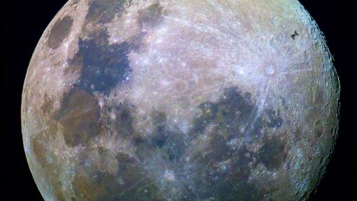 Fotógrafo registra passagem da Estação Espacial sobre a Lua