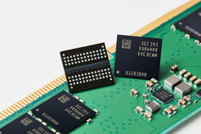 O desempenho da RAM depende dos chips instalados na memória. (Imagem: Divulgação/Samsung)