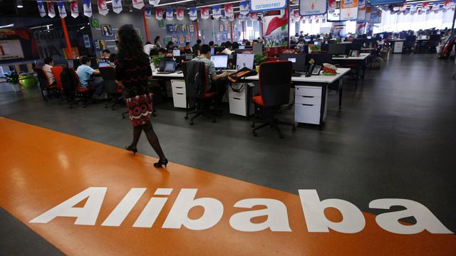 Receita do Alibaba cresce 40%, mas lucro líquido cai 28% no trimestre