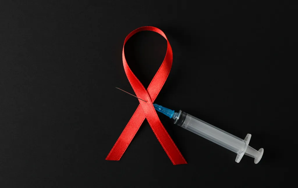 CRISPR esclarece como o HIV se integra ao DNA e pode ajudar na busca pela cura (Imagem: AtlasComposer/Envato)