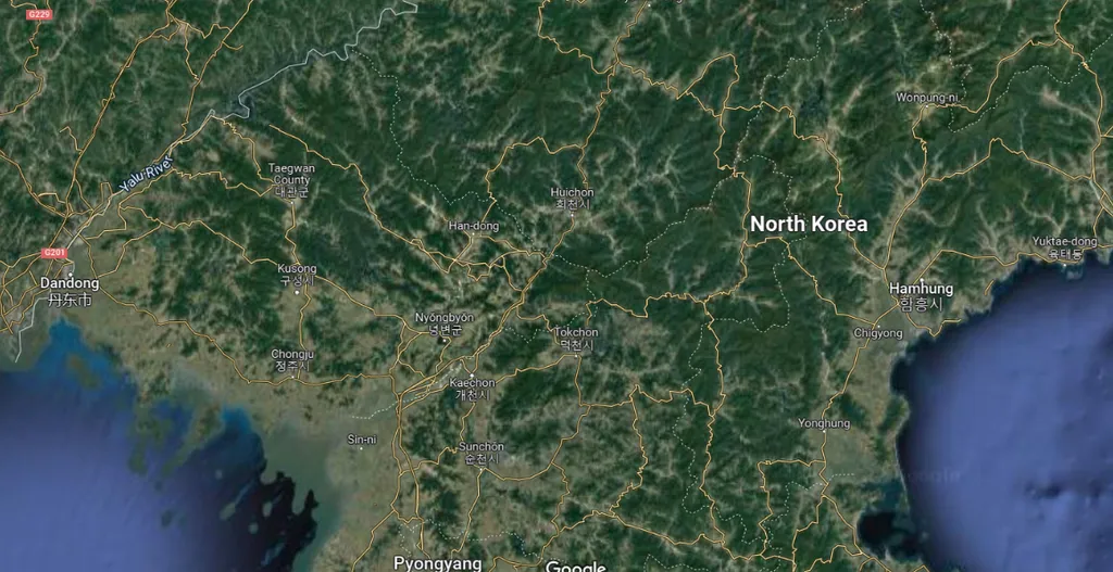 O Mapa da Coreia do Norte não exibe nenhum detalhe além dos nomes das cidades e das montanahs (Captura de Tela: Munique Shih)