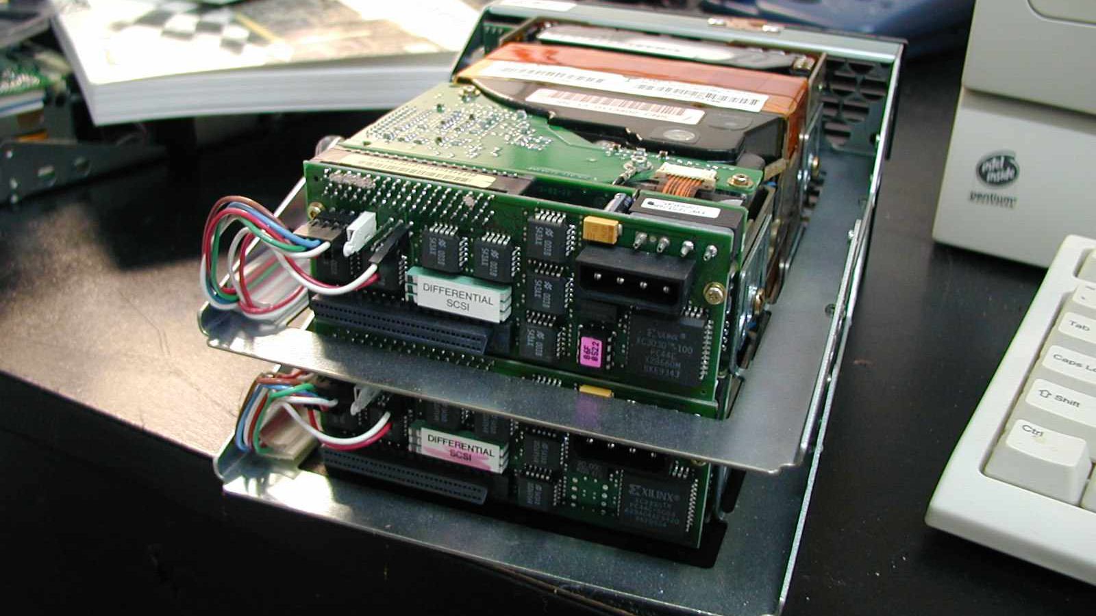 Preços baixos em Commodore 16 Computadores e mainframe Antigos