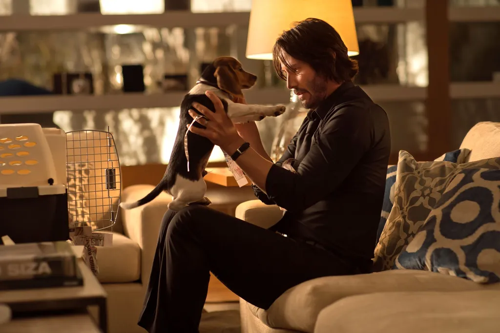 Quem diria que a morte de um cachorro ia levar o pobre John Wick para tão longe assim (Imagem: Divulgação/Lionsgate)