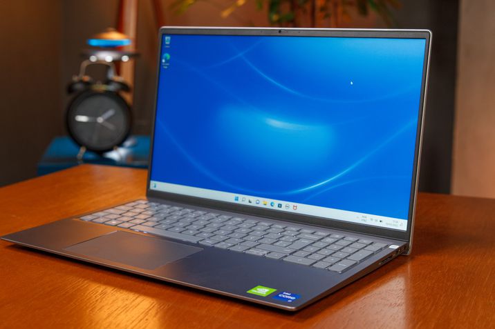 Inspiron 15 lado