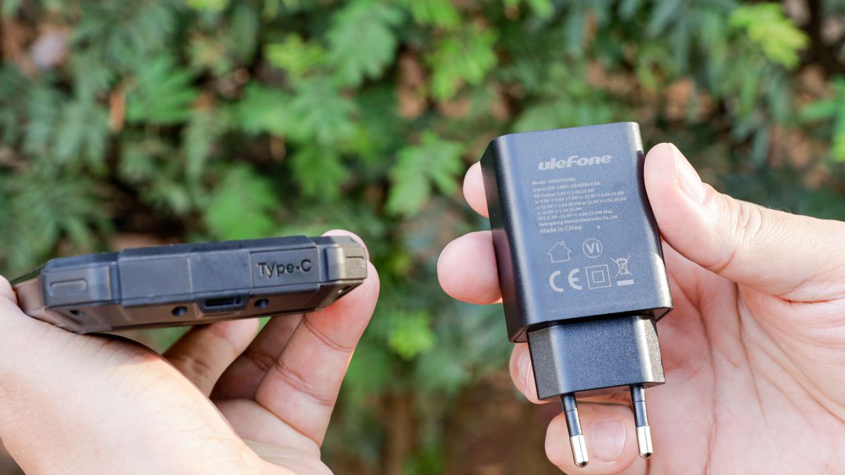 Celular com muita bateria demora mais para carregar? Entenda