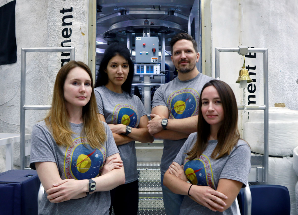 Os tripulantes Lauren Cornell, Monique Garcia, Christopher Roberts e Madelyne Willis (Imagem: Reprodução/NASA)