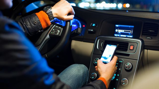 Vídeo mostra o quão perigoso pode ser usar o celular ao volante
