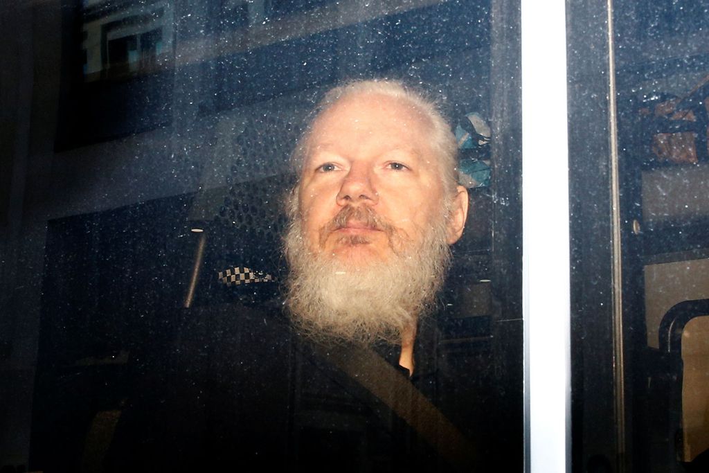 Julian Assange, cofundador do Wikileaks, enfrenta risco de extradição para os Estados Unidos