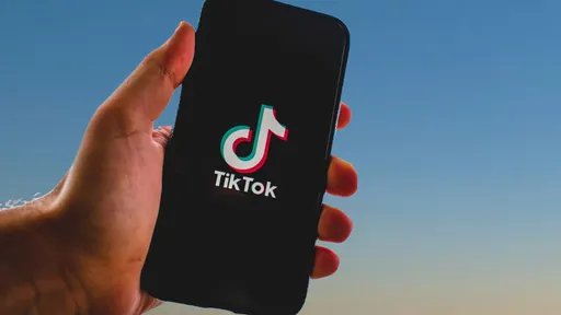 TikTok anuncia fundo de US$ 300 milhões para pagar influenciadores