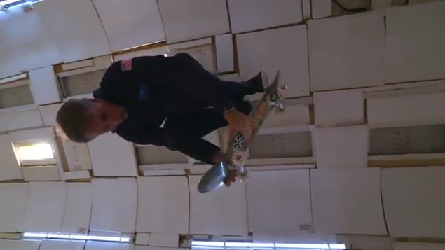 Tony Hawk experimenta sessão de skate em gravidade zero