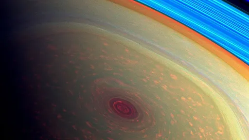 Por que Saturno tem um hexágono no polo norte? Modelo 3D pode ajudar a descobrir