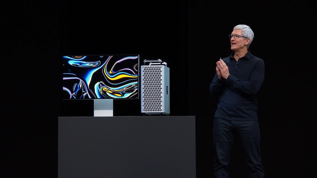 Pro Display XDR e Mac Pro de 2019 em evento de anúncio (Imagem: Reprodução/Apple) 