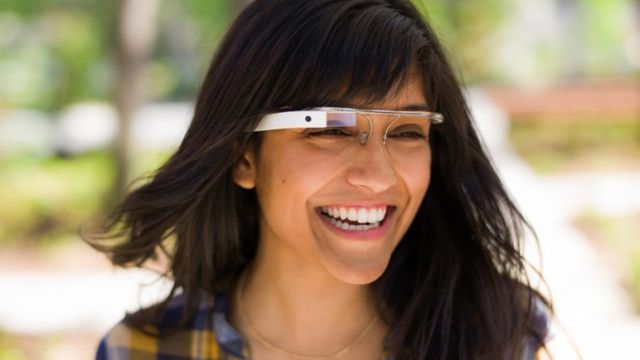 Google Glass poderá ser controlado por piscadas e gestos