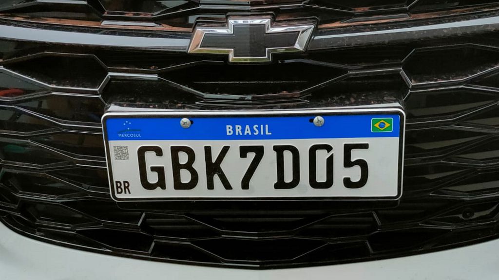 Carro com placa Mercosul