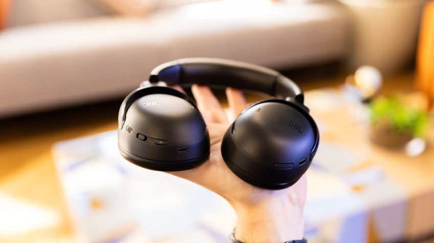 JBL Tour One M3