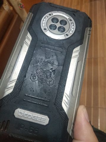 Doogee S96 Pro destruído