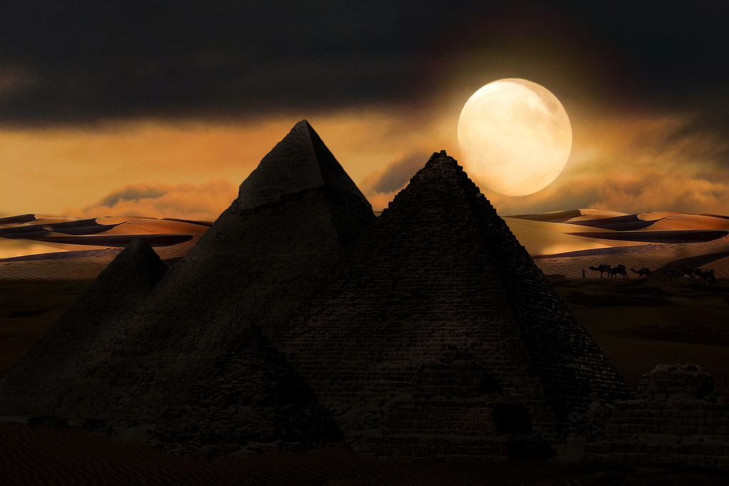 Na mitologia egípcia, a Lua é representada por dois deuses: Iá e Quespisquis, mas também é associada a um olho de Hórus (Imagem: Reprodução/Gerhard G/Pixabay)