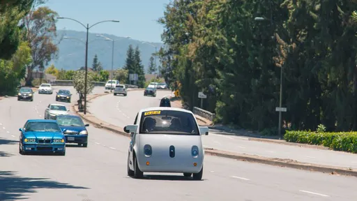 Carros autônomos do Google serão capazes de detectar veículos da polícia