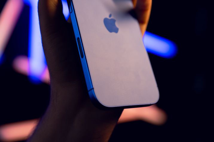 iPhone 16