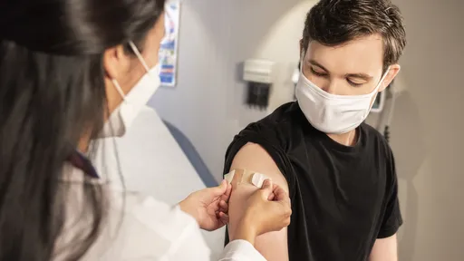 Brasil estuda liberar 4ª dose da vacina para todos com mais de 18 anos