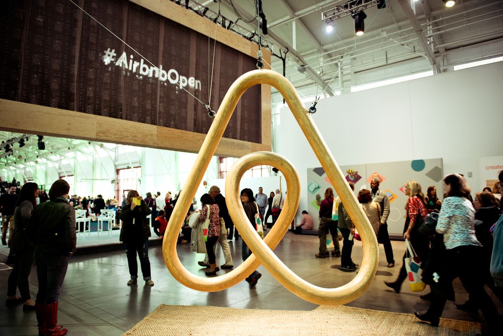Airbnb almeja abrir capital, mas provavelmente está enfrentando alguns obstáculos