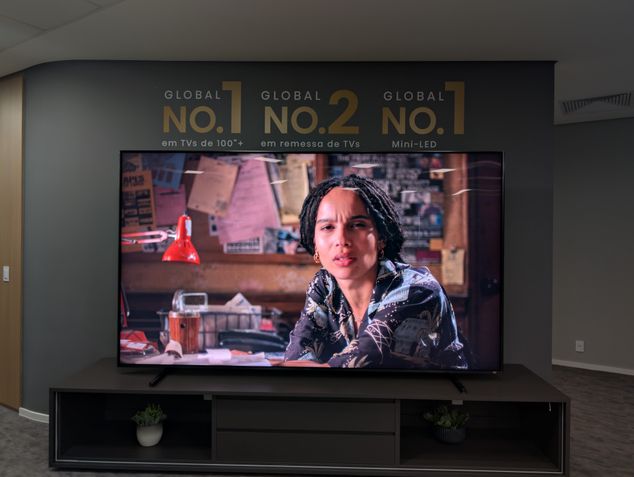 TV Hisense 116UX