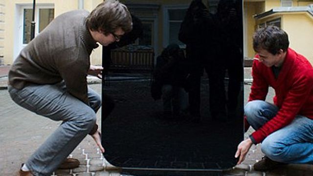 Memorial para Steve Jobs em formato de iPhone gigante é inaugurado na Rússia