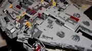 Millennium Falcon em Lego e stop motion feito no 3D Max