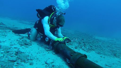 Espiões russos foram pegos investigando cabos submarinos de internet na Irlanda