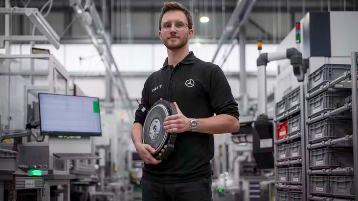 Empresa da Mercedes-Benz cria mini motor elétrico com potência absurda