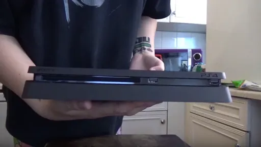 Mais um vídeo de unboxing "confirma" que o PlayStation 4 Slim é real