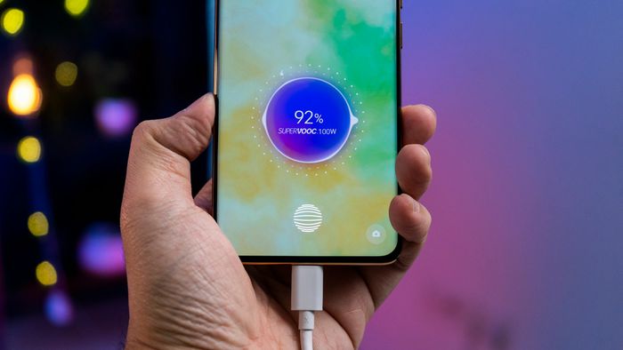 Bateria que dura: por que a indústria aposta alto em autonomia extrema?