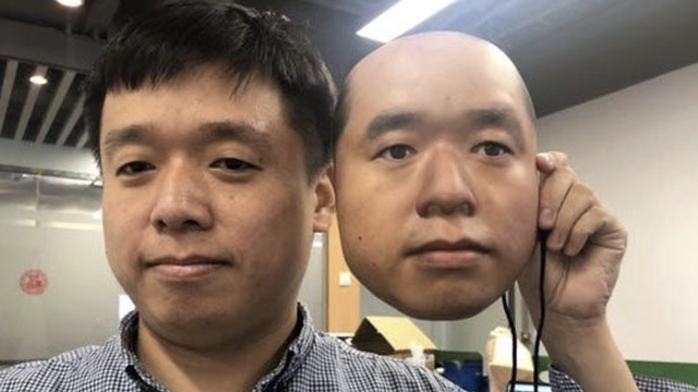 Pesquisadores driblam sistemas de reconhecimento facial usando máscara bizarra