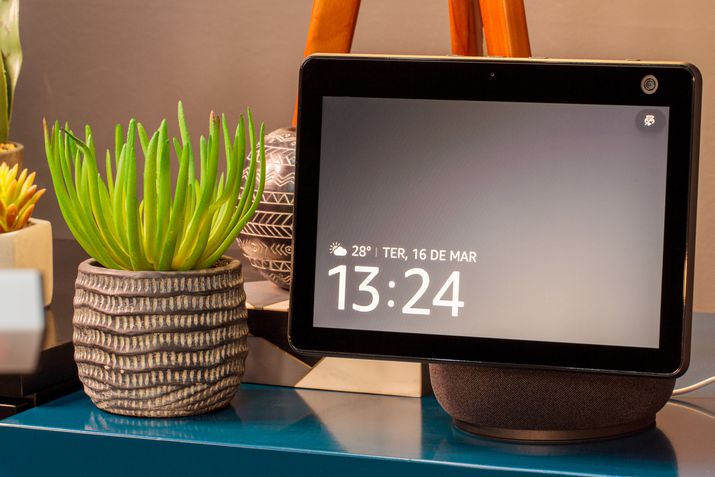 Review Amazon Echo Show 10 | A Alexa que acompanha seus movimentos