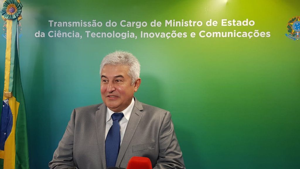 Primeiro e único (até agora) astronauta brasileiro a ir para o espaço é hoje ministro do governo federal (Foto: Reprodução)