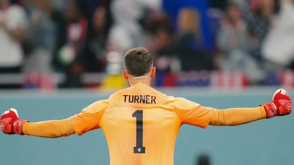 Goleiro Turner, dos Estados Unidos, terá missão de parar a Inglaterra (Imagem: Divulgação/U.S Men's National Soccer Team)