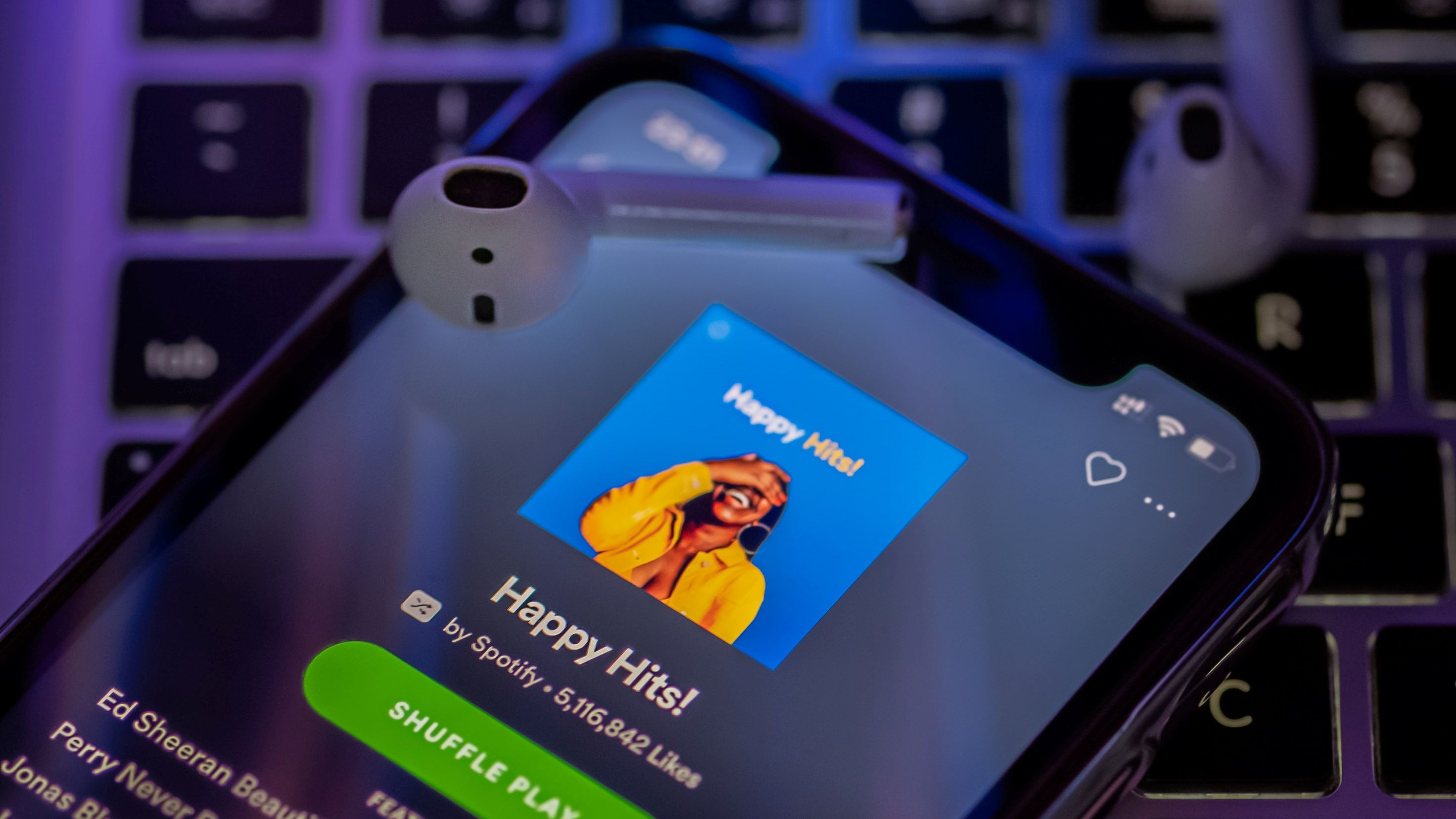 Spotify libera letras de músicas sincronizadas para todos