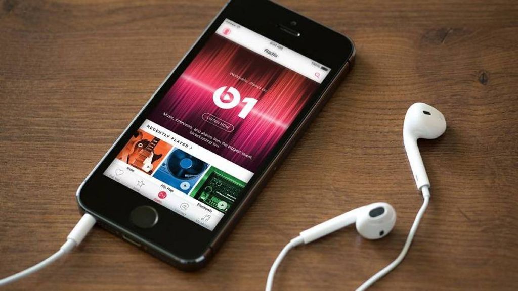 Plataforma de streaming Apple Music teria pirateado músicas para a sua categoria de clássicos, segundo acusa produtora musical em processo movido contra a empresa de Cupertino