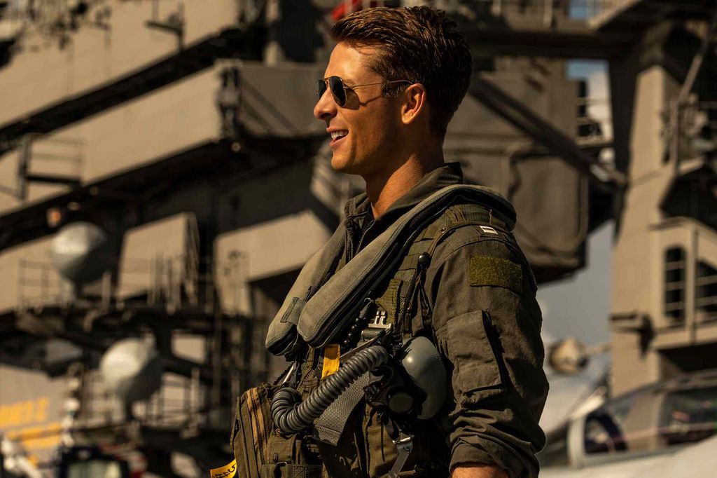 Foto de Glen Powell em cena do filme Top Gun: Maverick