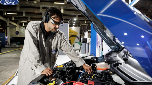 Ford contará com realidade aumentada que ajuda técnicos na manutenção de carros - Canaltech